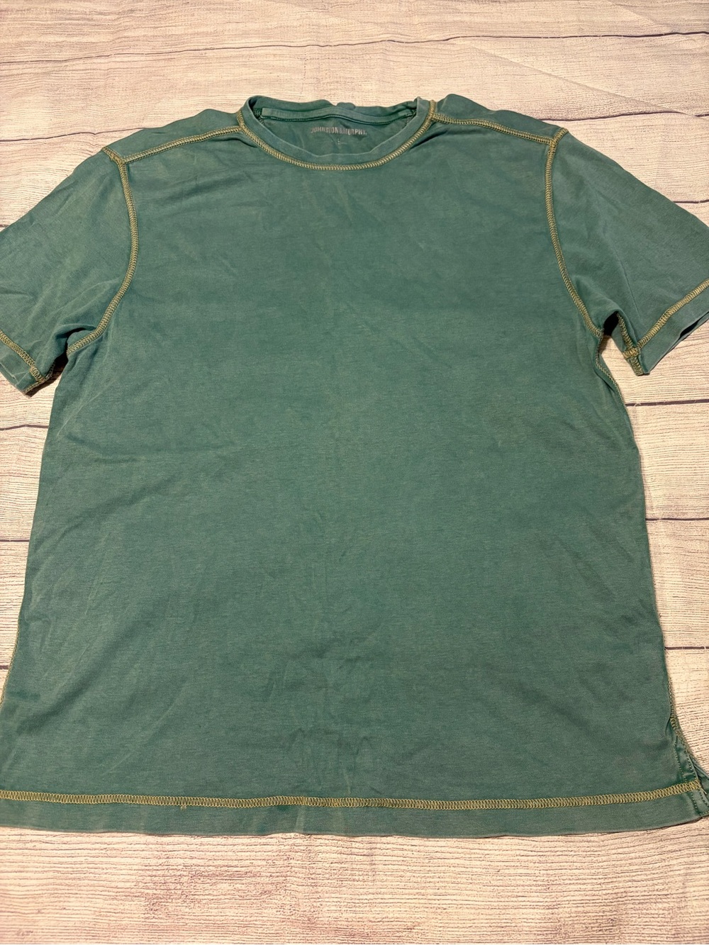 Johnston & Murphy Men's Short-Sleeve Crewneck Tee in Green with Contrast Stitch